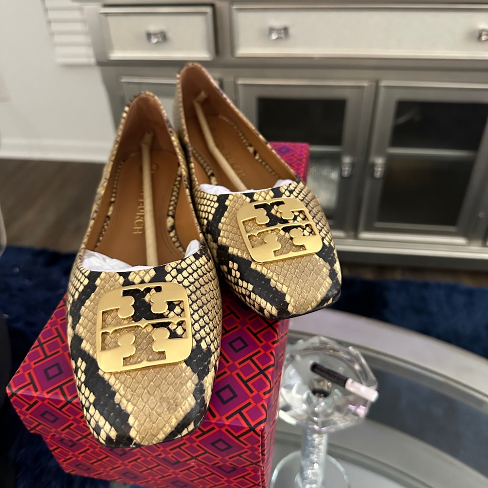 Brand New Tory Burch size 11 Georgia Ballet